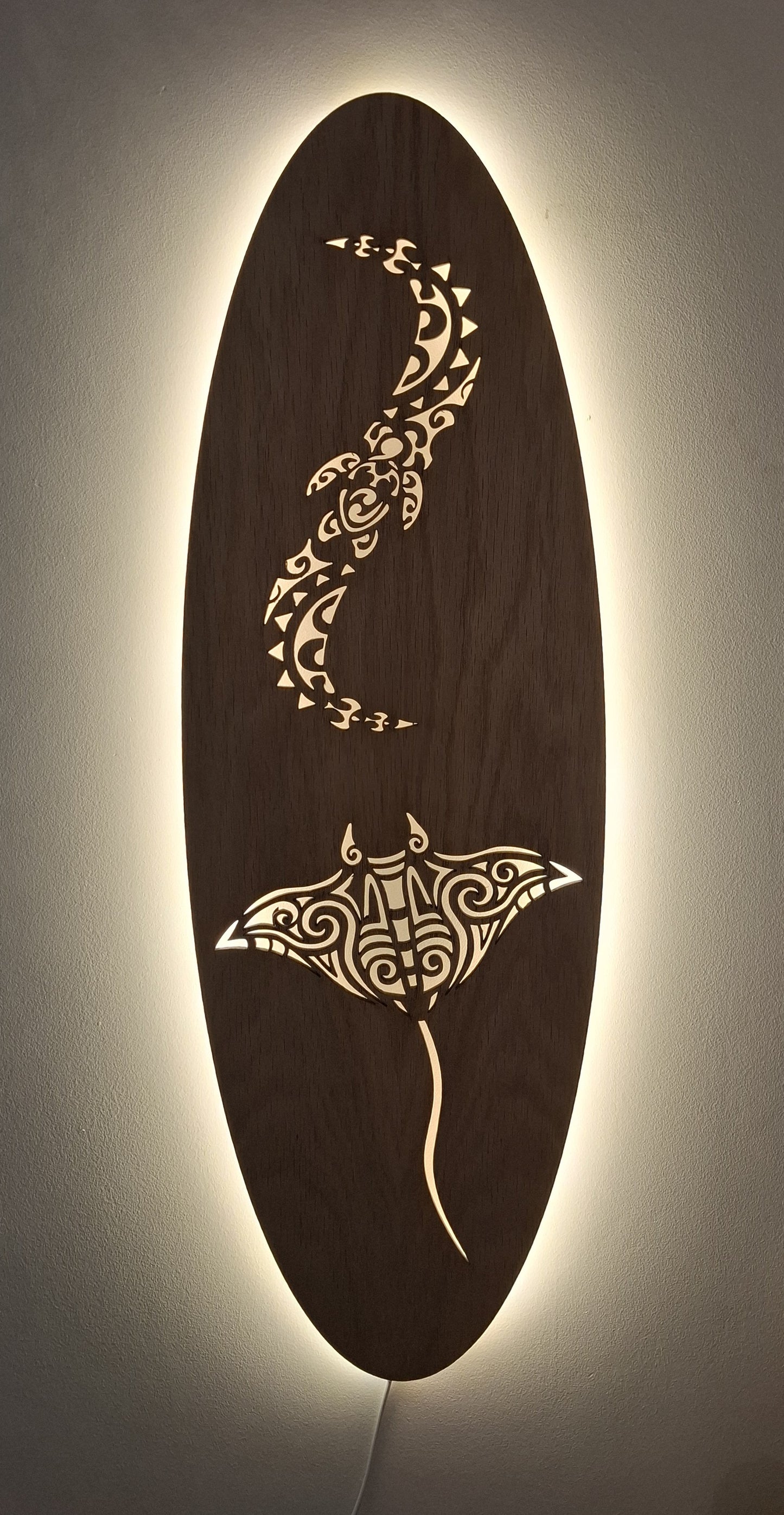 Surfboard wall light - Manta Ray